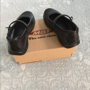 MBT Anti-Shoe Mary Janes